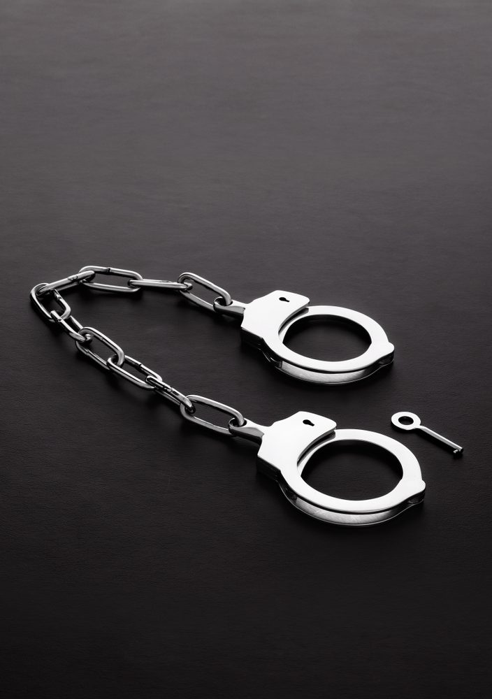 Triune Peerless Link Chain Handcuffs